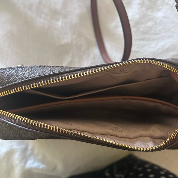 Michael Kors Jet Set Large Logo Crossbody Bag - Picture 6 of 6